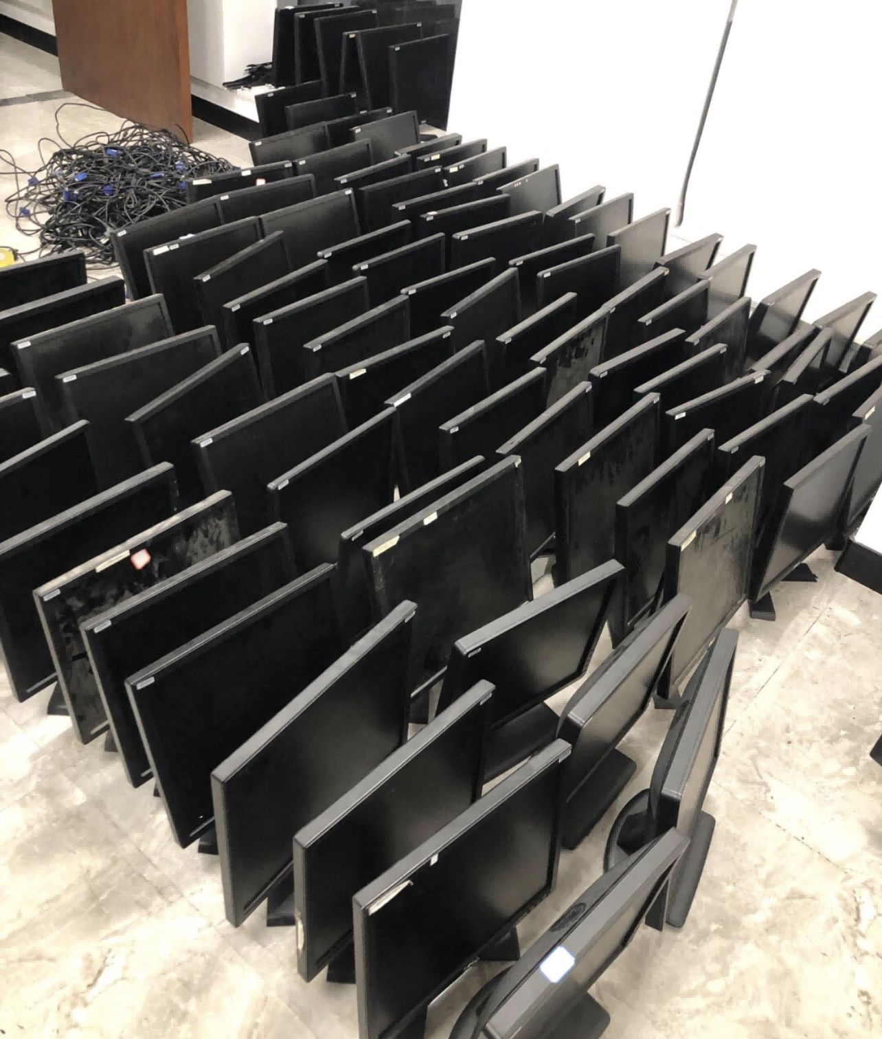深圳回收電腦顯示屏，顯示器設(shè)備處理啦(圖3)
