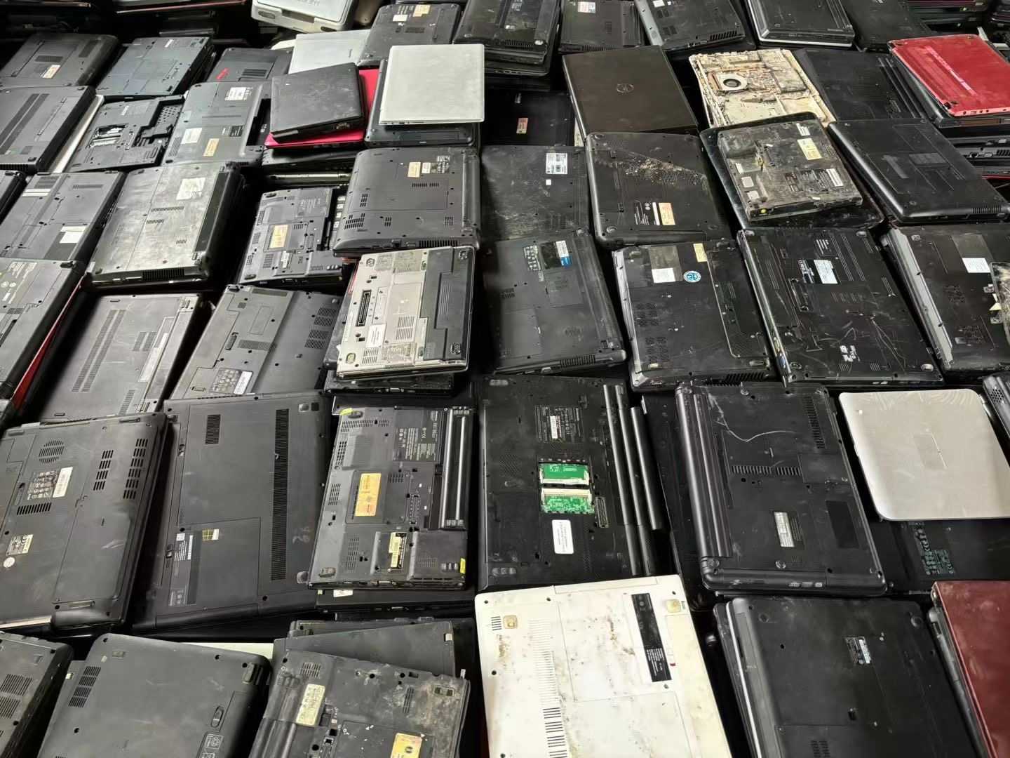 廣州批量筆記本電腦回收：支持上門服務(wù)有何特別之處？(圖2)
