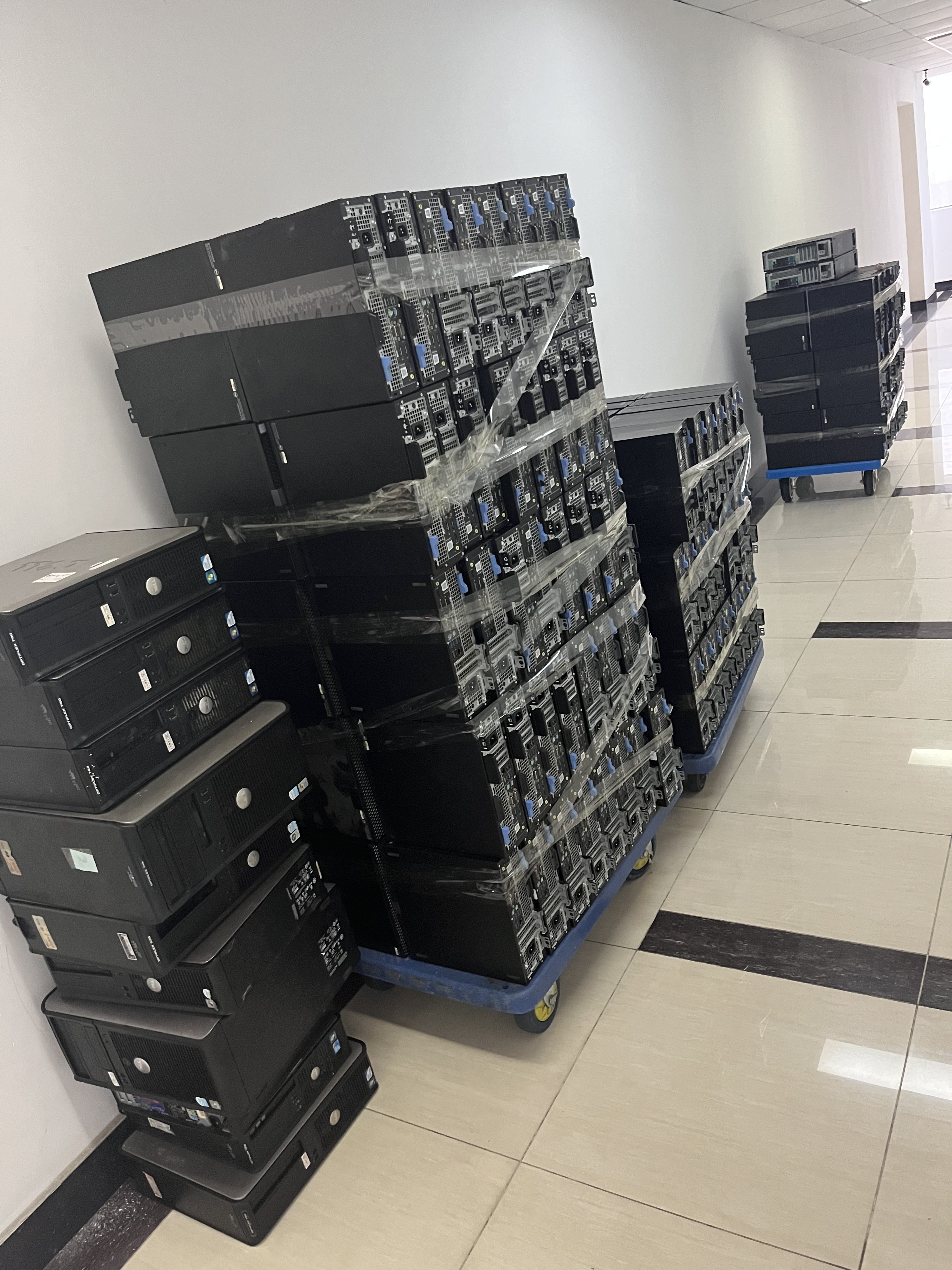 廣州舊電腦設(shè)備上門回收：企業(yè)快速響應(yīng)有何特別之處？(圖2)